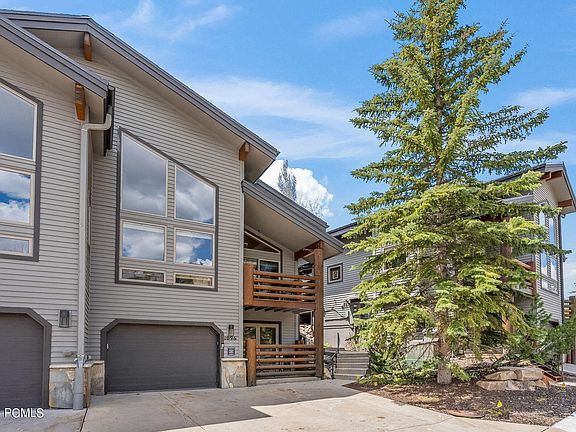 2nd image of 1096 Stonebridge Cir