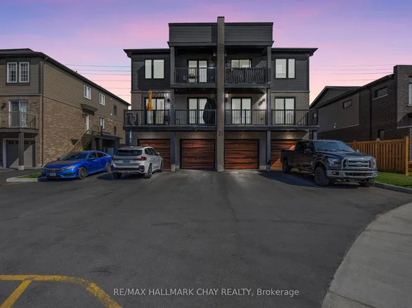 31 Pumpkin Corner Cres #9, Barrie, ON L9J 0T5