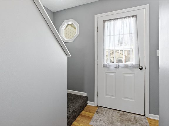 5th image of 1465 Yorktown Dr