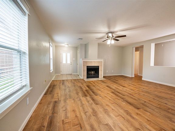 4th image of 7830 Hunters Peak Ln