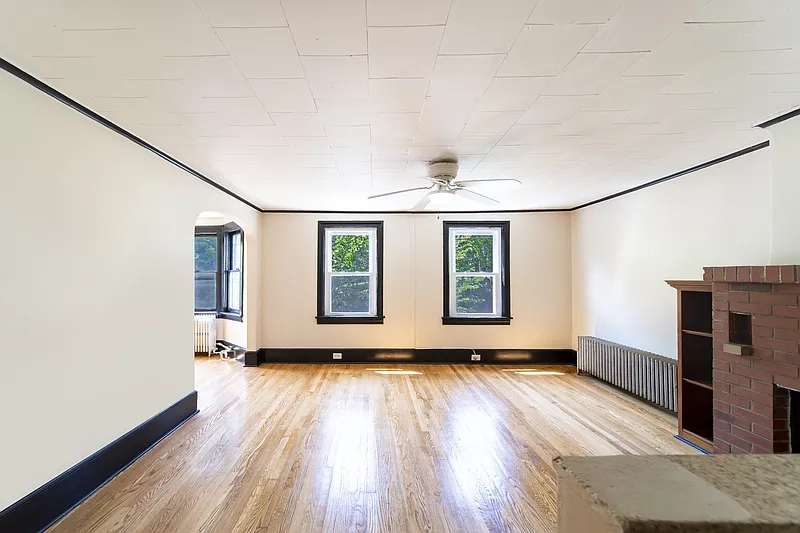 4 bed, 1.0 bath, 1500 sqft, $1,995 — Photo 3