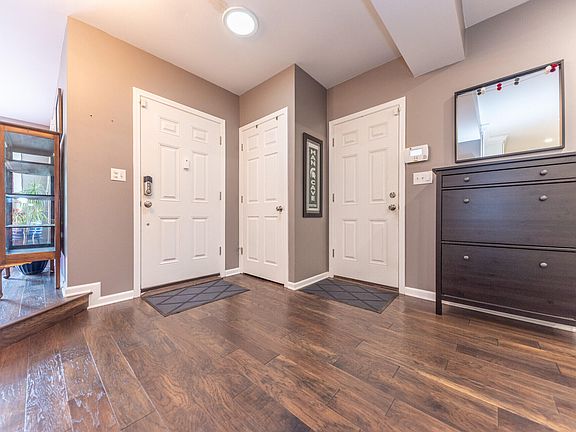 4th image of 2841 Pebble Creek Dr