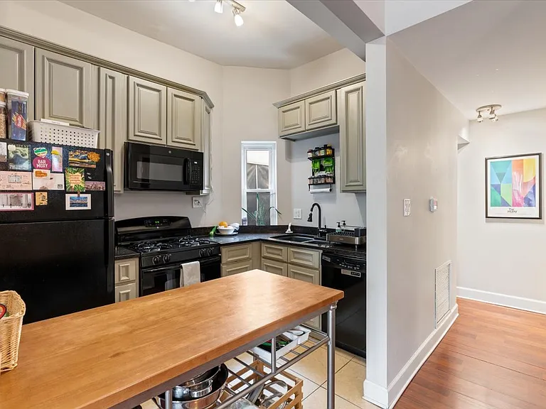 116 W Grand Ave #3 — Photo 14