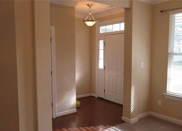 2207 Tuliptree Cir — Photo 4