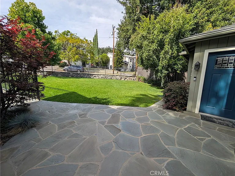 2828 Henrietta Ave — Photo 6