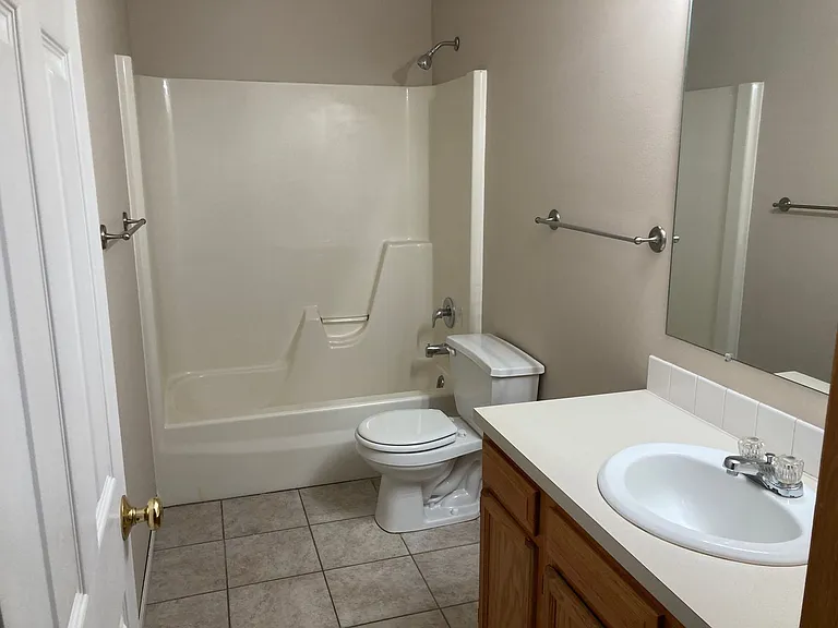 3200 S 79th St — Photo 11
