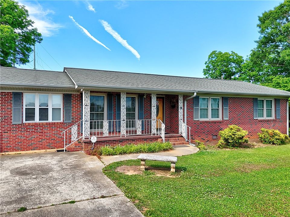 1st image of 307 Calhoun Rd