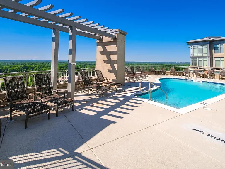 8220 Crestwood Heights Dr #1411 — Photo 38