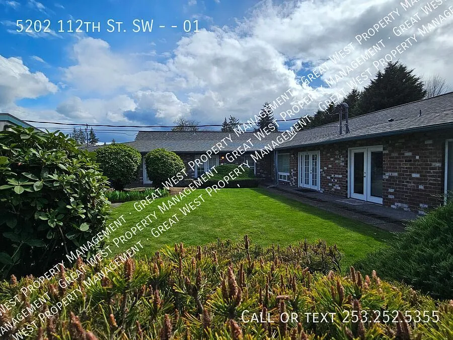 5202 112th St SW #1