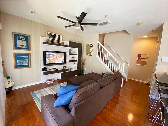 5th image of 2442 Grand Central Pkwy APT 16