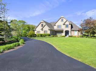 34 Maple Ridge Ct, Yorkville, IL 60560