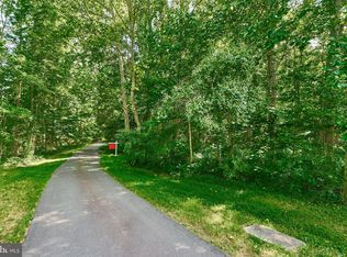 12401 Caisson Rd, Fairfax, VA 22030