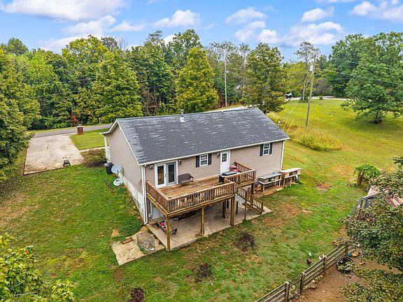 4th image of 460 Whites Ridge Rd