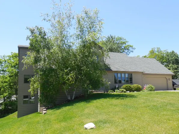 N70W23189 Homestead Ct, Sussex, WI 53089