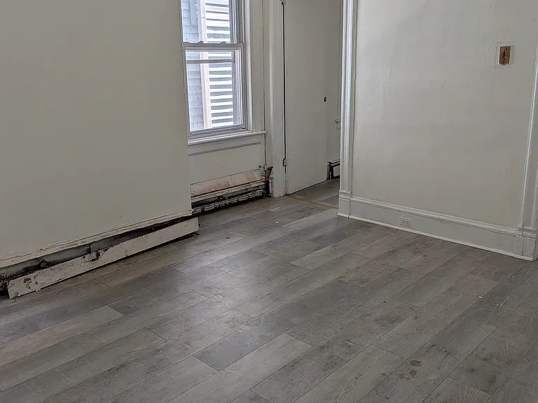 326 Elm St — Photo 5