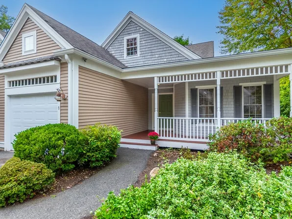1 Applewood Ct #1, Buzzards Bay, MA 02532