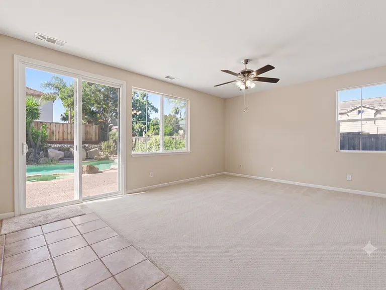 4501 Thoroughbred Ct — Photo 4