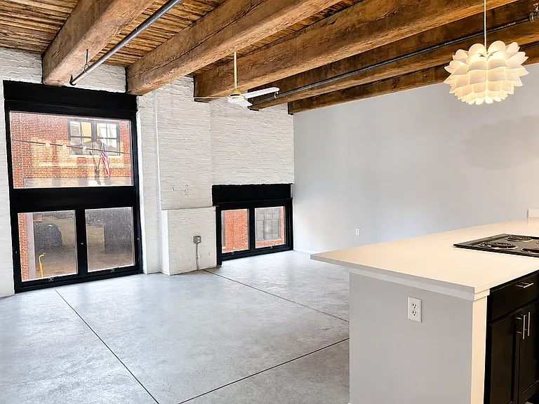 2501 Liberty Ave — Photo 1