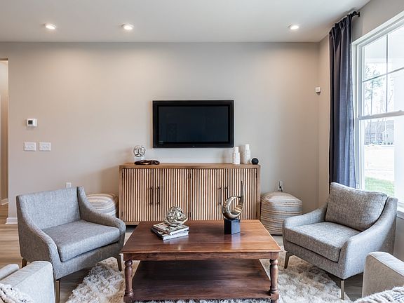 03 HHHunt Homes Lincoln Family Room