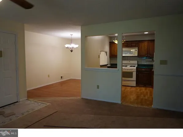 96 Willow Ct, Hamilton, NJ 08619