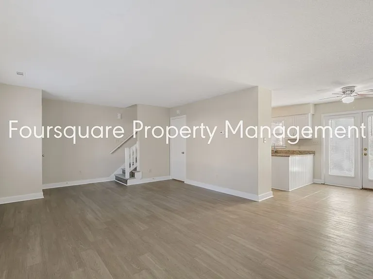 1105 Timber Dr — Photo 12