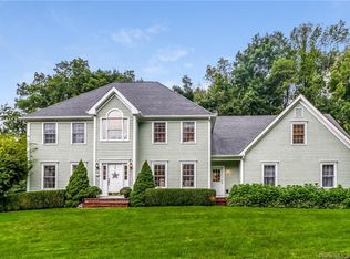 28 Lynn Pl, Ridgefield, CT 06877