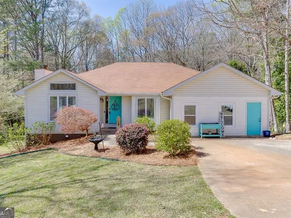 4434 Hidden Oaks Dr, Flowery Branch, GA 30542