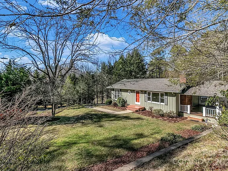 1085 Jenkins Valley Rd — Photo 3