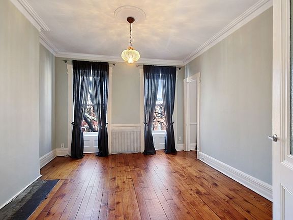 3rd image of 284 7th St #3