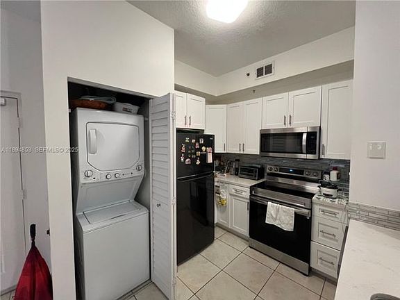 4th image of 105-7-7290 NW 114th Ave #1057