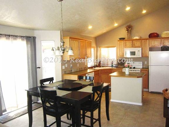 Dining & Kitchen