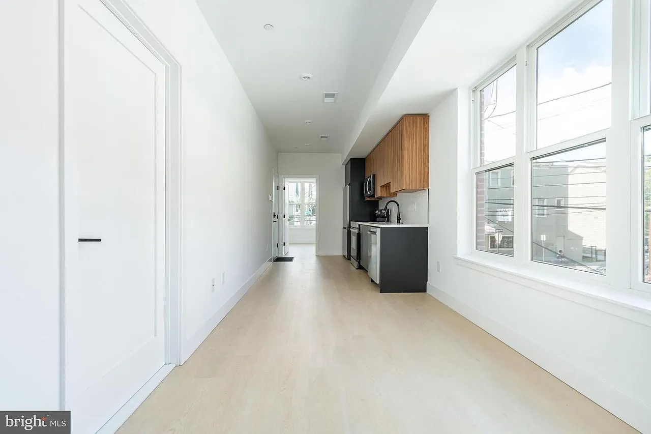 2 bed, 768 sqft, $1,599 — Photo 3