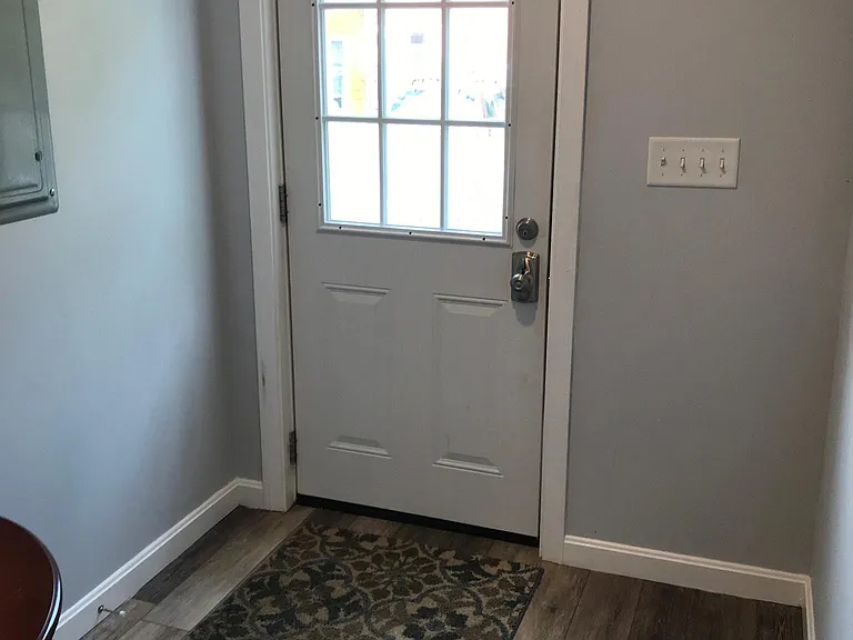 88 Carll Ave — Photo 11