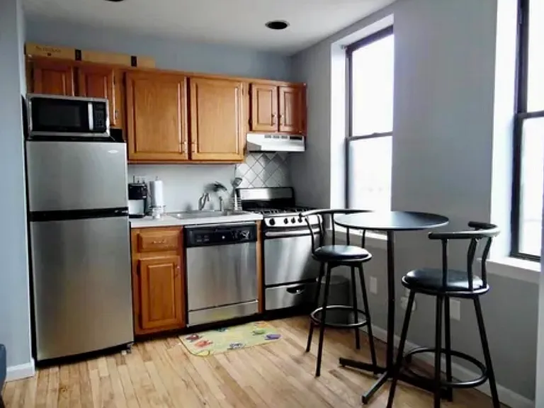 3315 Pleasant Ave #401 — Photo 6