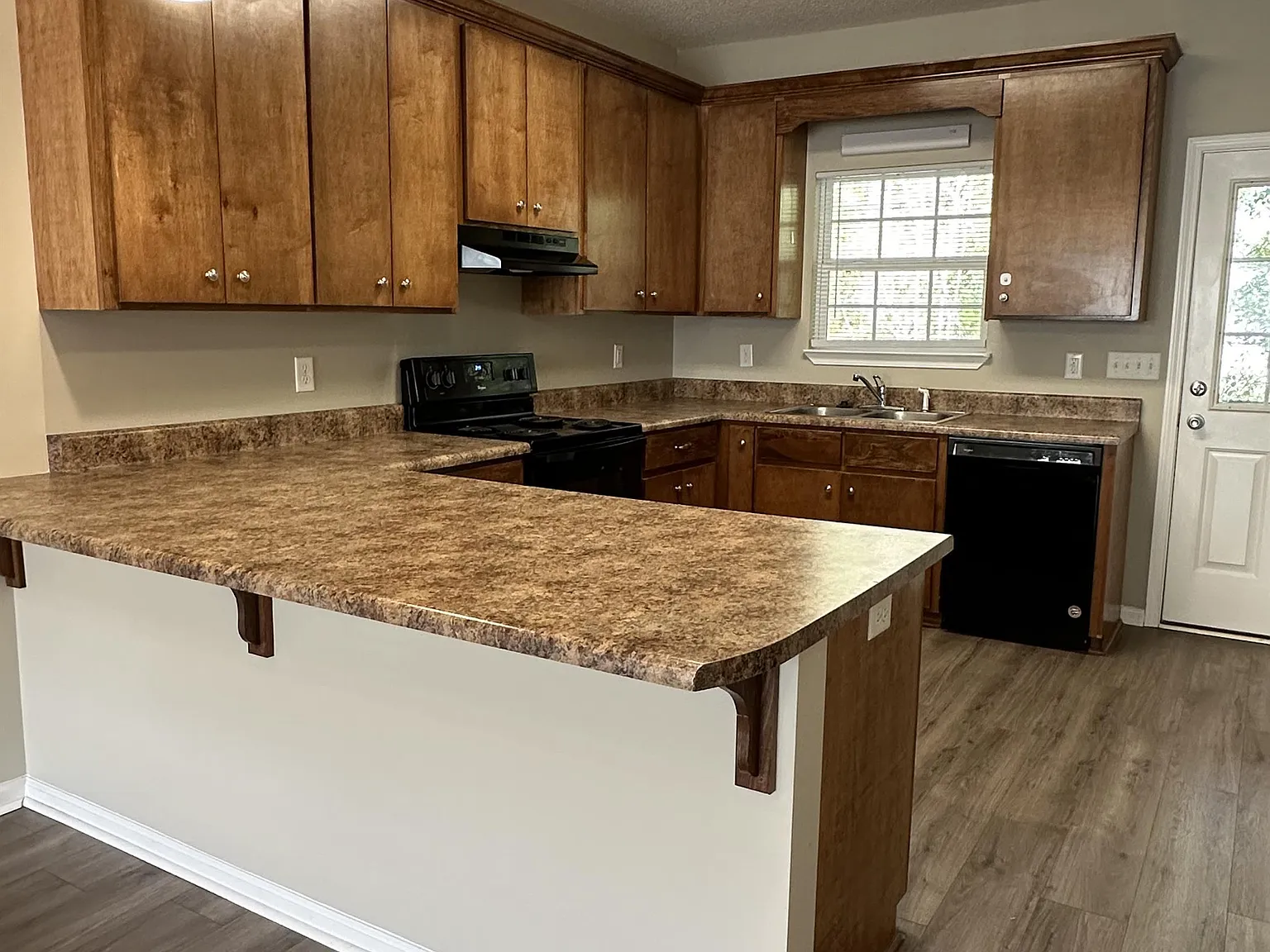 Creekside Villas — Photo 4