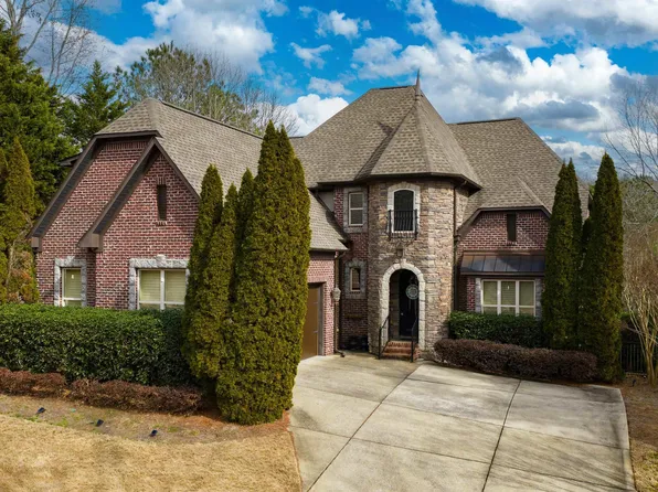 8225 Carrington Dr, Trussville, AL 35173