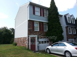 313 Garden Hill Dr, Tarentum, PA 15084