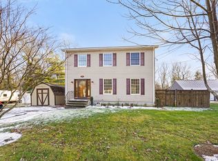 306 Rumonoski Dr, Northbridge, MA 01534