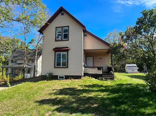 229 S Dewey Ave, Reedsburg, WI 53959