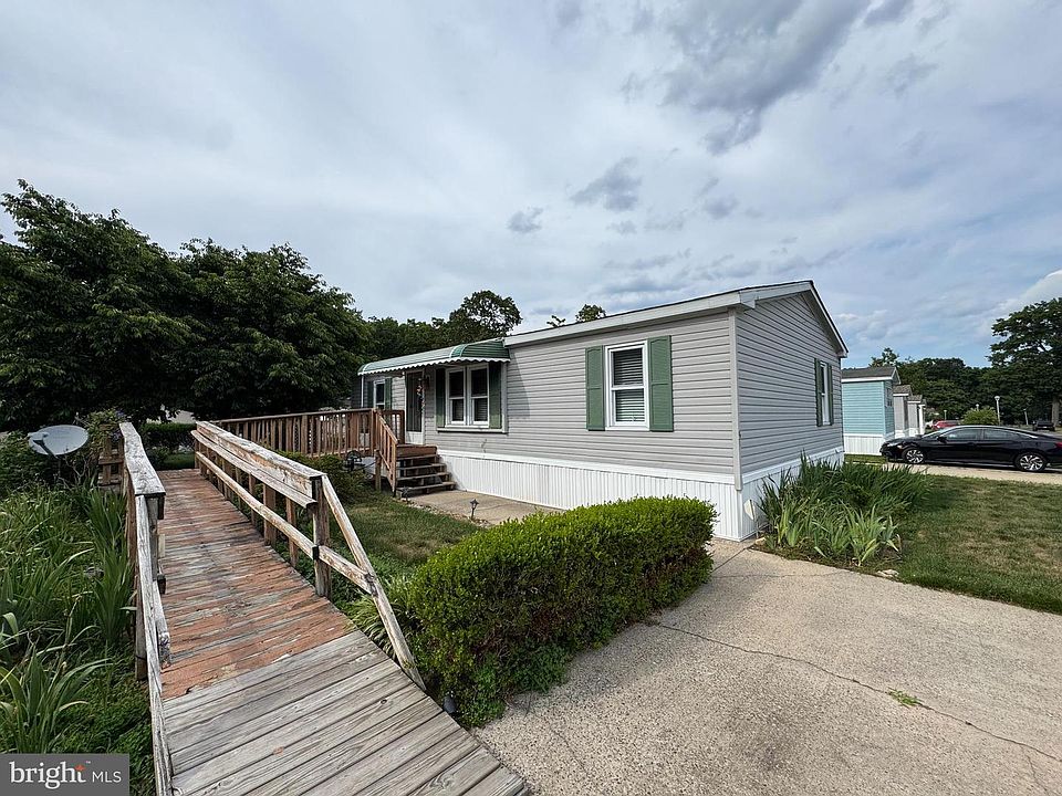1st image of 5 Tara Dr