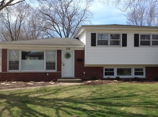 516 S Carol Ln, Mount Prospect, IL 60056