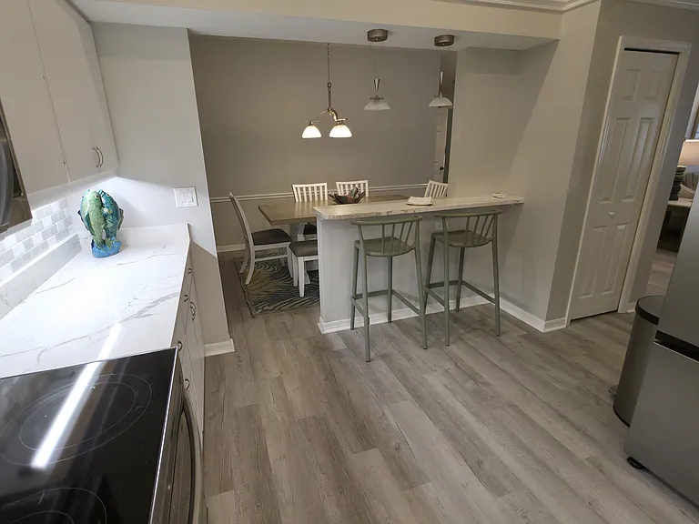7042 Woodside Oaks Cir — Photo 10