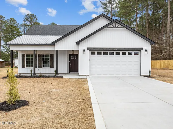 208 Tarheel Drive, Mount Olive, NC 28365