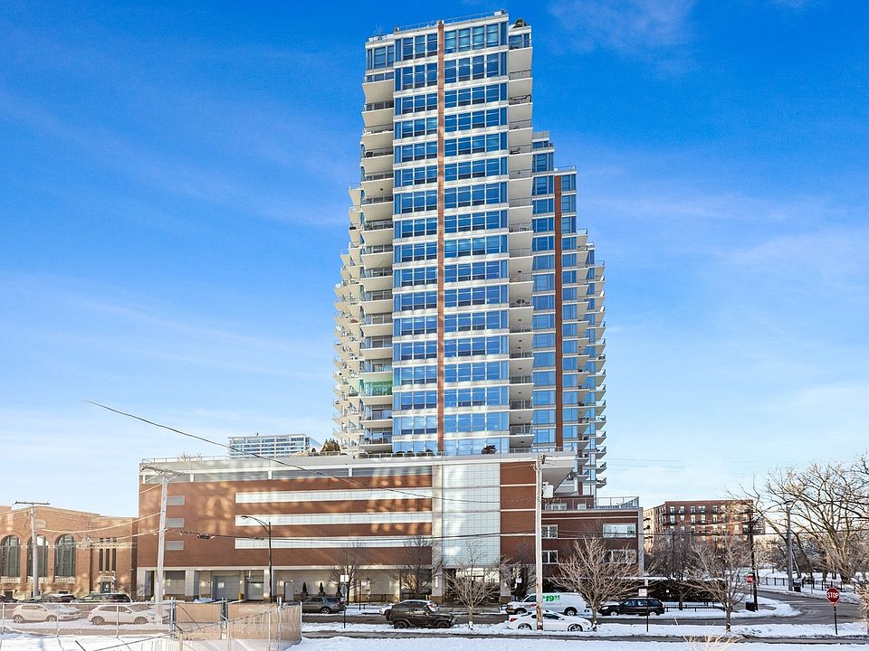 1st image of 1600 S Prairie Ave Unit 902