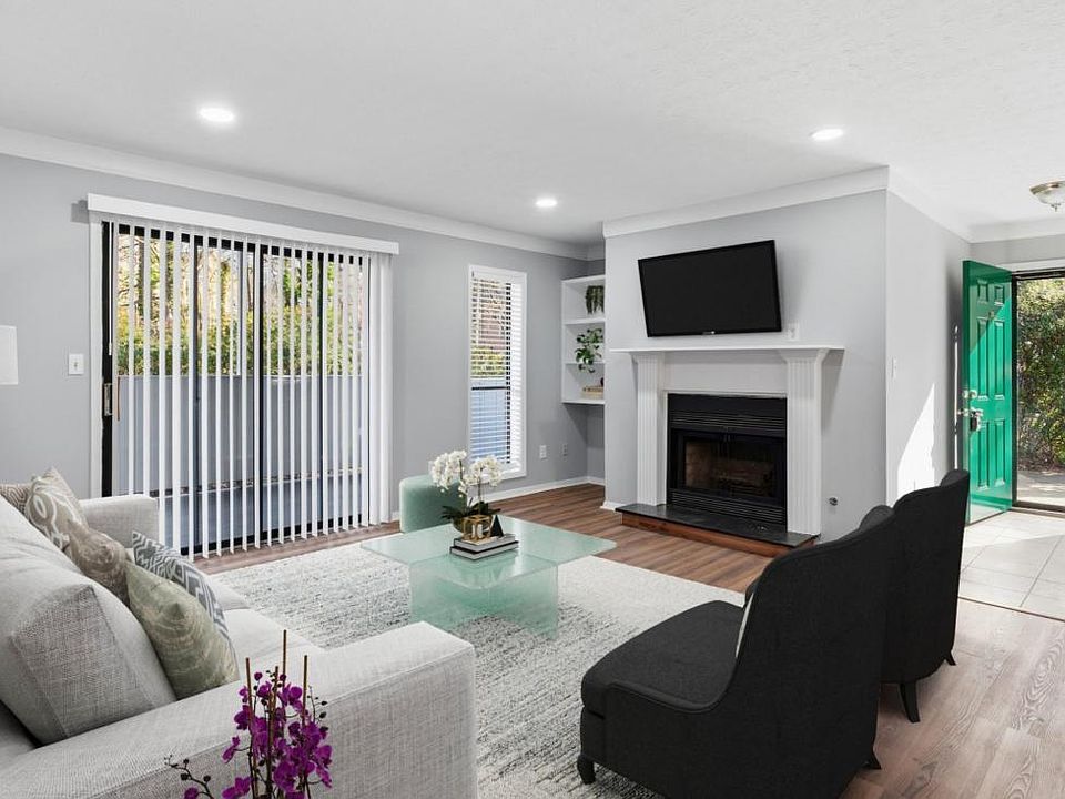 1st image of 601 Wynnes Ridge Cir SE