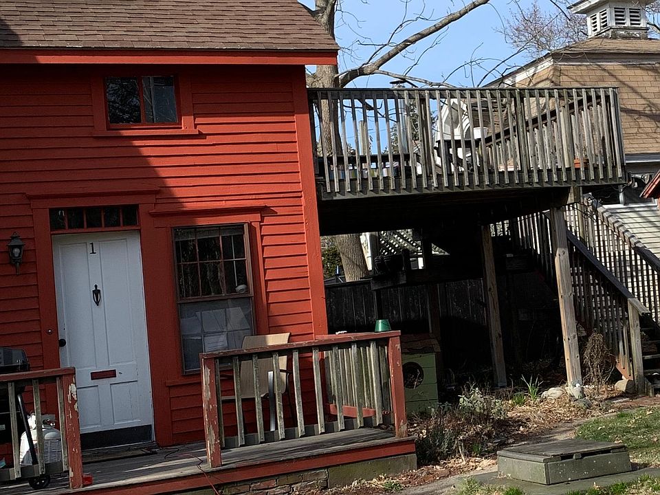 View of deck and staircase to deck.