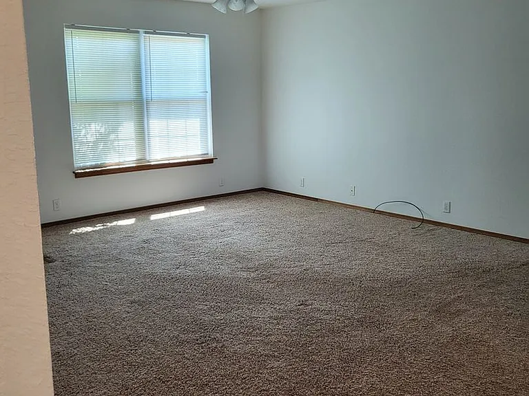 1908 Chris Ln #1910 — Photo 3