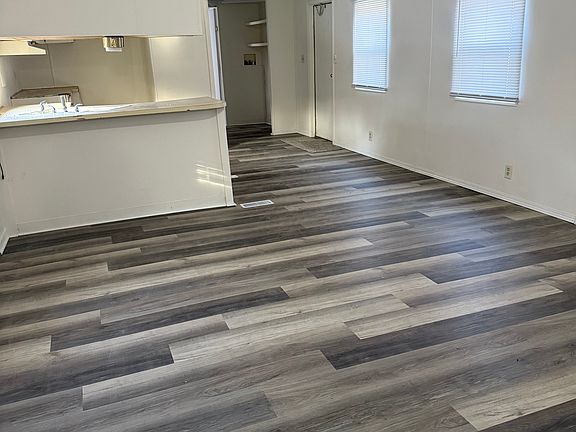 2nd image of 7 Rockwood Cir