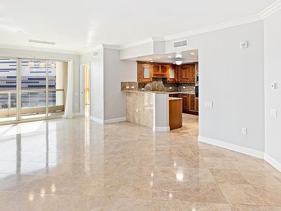 2nd image of 2777 Paradise Rd Unit 901