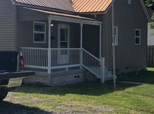 449 S 6th St, Auburn, IL 62615